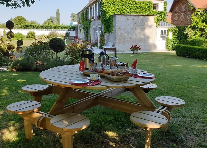 La Maison Blanche Bed & Breakfast Cuvergnon