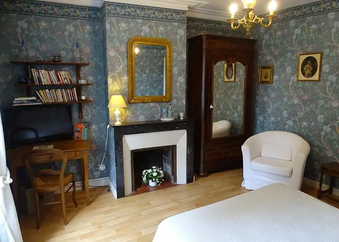 La Maison Blanche Bed & Breakfast Cuvergnon